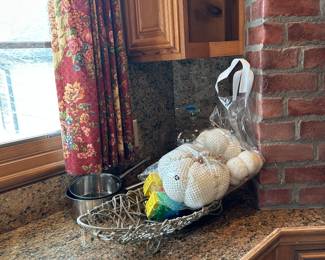 Kitchenware, pumpkin decor