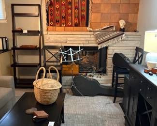 Overview of items in the sale. 