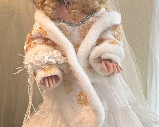 Danbury Mint Winter Bliss Special Edition Porcelain Bride Doll by Rustie. 
