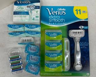 Gillette Venus Razors and Cartridges Set
