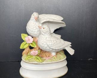 Vintage Towle Porcelain Doves Music Box