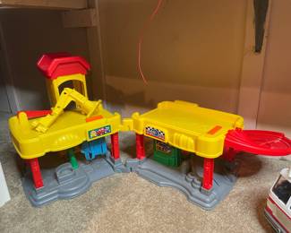 Fisher-Price Little People Ramps Around Garage