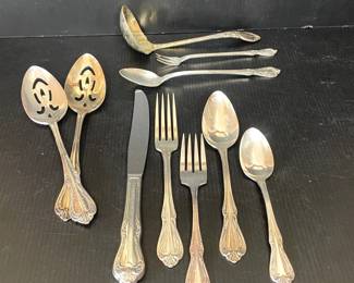 Wm. A. Rogers Oneida Chalice / Harmony Silverplate flatware set vtg 