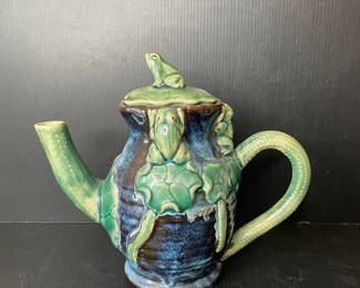 Vintage Majolica Frog Teapot