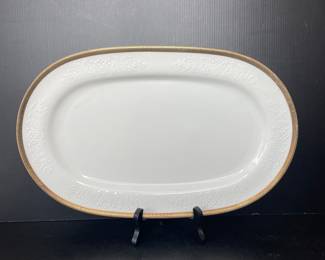 Oval Serving Platter with Gold Rim vtg