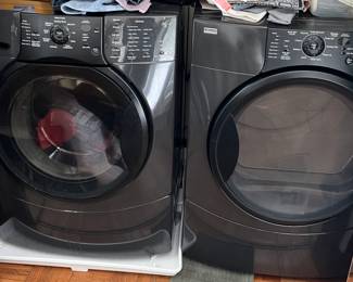 Washer/Dryer-Kenmore Elite. $400 for the set 28x27x38H.