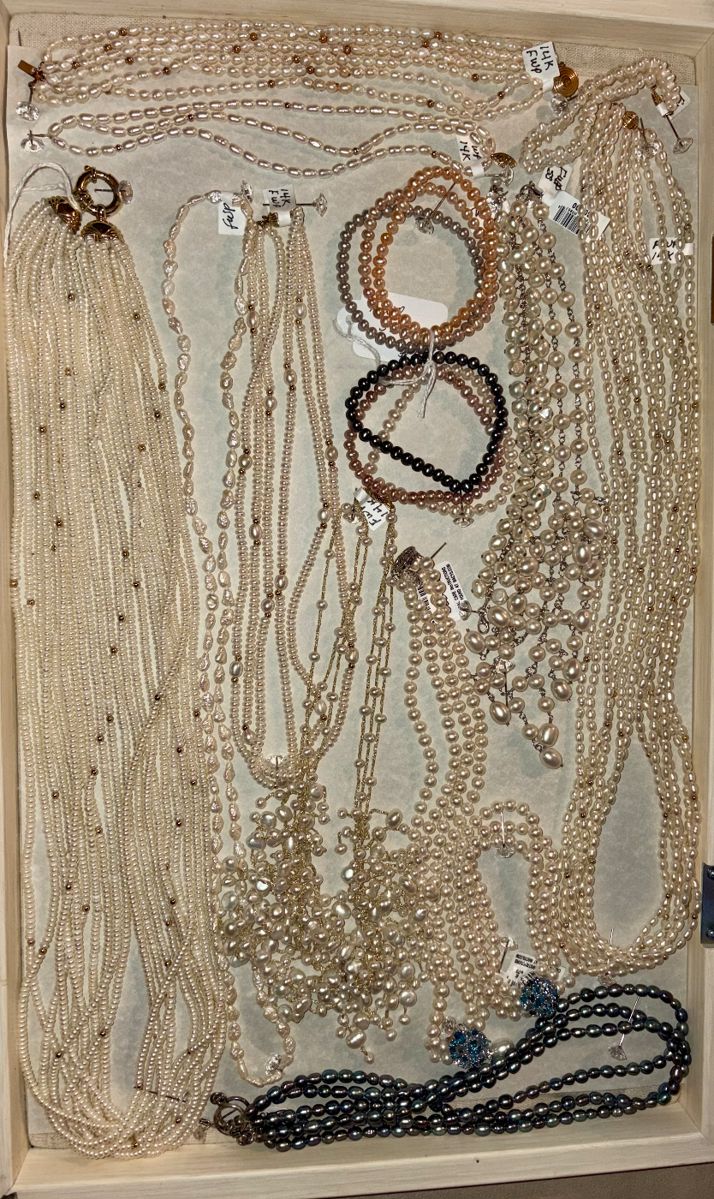 Freshwater Pearls , Long ( 100 ") ~ short (18") ~Black, gray, pink , peach or white. Some wit 14K Gold beads & clasps