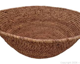 Beautiful Vintage Hand Woven Round Basket Bowl