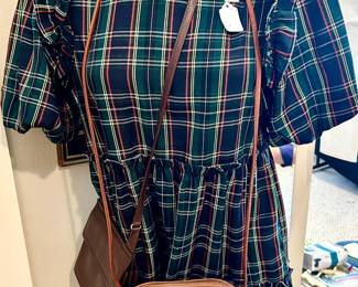 On to the Women's room.  Bottega Venetta black handbag-as is.