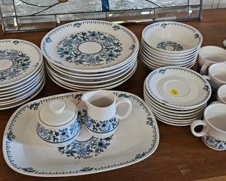 DISHES LOT