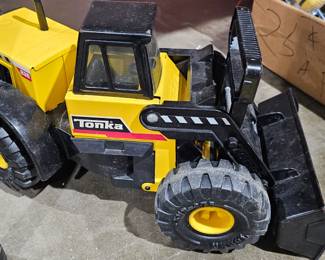 TONKA BULLDOZER TOY