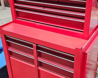 TOOLBOX / CHEST