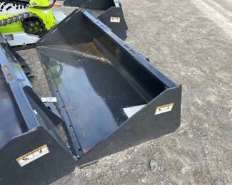 UNUSED 82 SKID STEER SMOOTH BUCKET