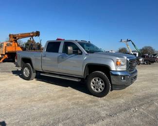 2015 GMC 2500 4X4 DIESEL TRUCK