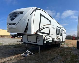 2022 FOREST RIVER SABRE 5TH WHEEL CAMPER