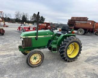 JOHN DEERE 790 TRACTOR