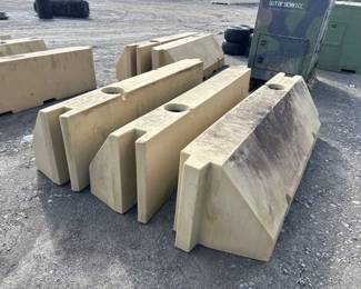 3 POLY MILITARY TANKS