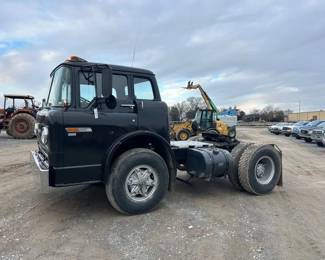 1986 FORD C800 CABOVER TRUCK