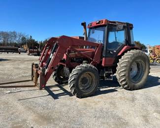 CASE 895 4X4 TRACTOR AND LOADER