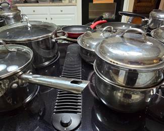 The Main Ingredients Pots