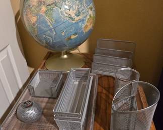 World Globe - Desk Organizer 