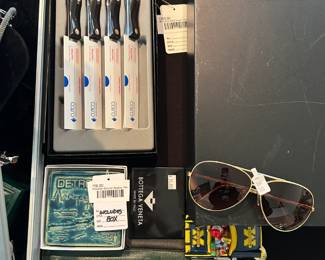 (B) Cutco 2159 Steak Tool Set, Pewabic Detroit Skyline Tile