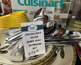 Oneidacraft Deluxe Ember Glow Silverware Set