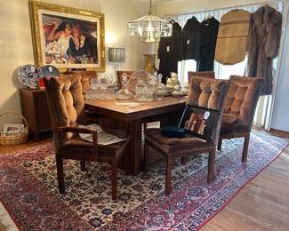 (WL) Dillingham MCM Dining Table and Chairs, Women's Clothing