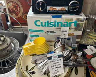 Oneidacraft Deluxe Ember Glow Silverware Set, Cuisinart Toaster