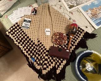 Vtg Crocheted Shawl