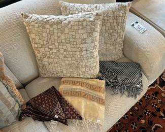 Decorative Pillows 