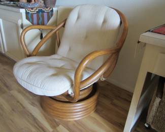 Mid Century Modern Swivel Chair