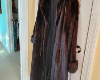 OUTSTANDING Mink Coat!