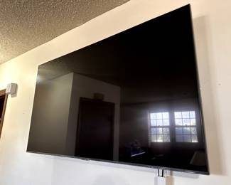 Samsung 4K UHD Crystal LED Smart TV.  Model UN55CU7000F