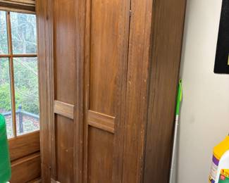 Storage cabinet with shelves 