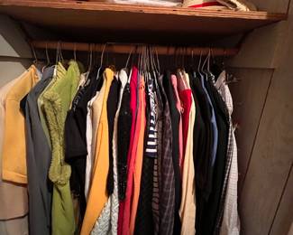 LARGE LADIES CLOTHING AND LARGE/XL MEN'S 