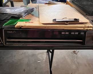 RCA DISC PLAYER WITH DISCS