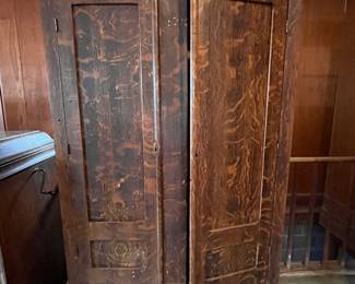 PRIMITIVE WARDROBE WITH FAUX PAINTED GRAIN CAME FROM THE PR QUILLEN STORE IN WHITESBURG DURING THE 1930'S 