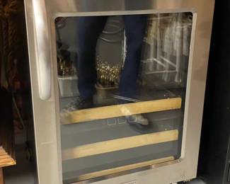 $550
KitchenAid KBCS24RSBS 24" Under-the-Counter Beverage Center with 22 Wine Bottle Capacity 