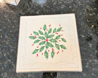 Lenox Holly trivet