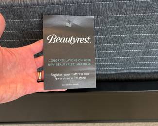 Beautyrest pillow top mattress Like NEW Always in protective cover barely used