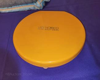 Working vintage Norelco home beauty salon