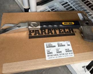2628 2 NEW ParaTech Pry Axe With Metal Cutting Claw