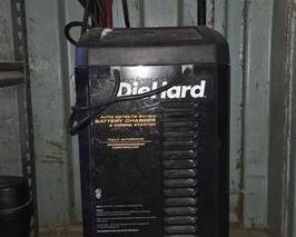 3064 DieHard Automatic Battery Charger Engine Starter