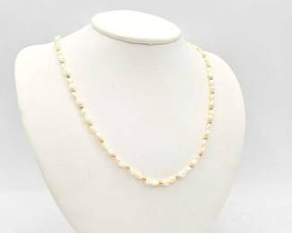 704 14k Gold Pearl Necklace, 8.5g
