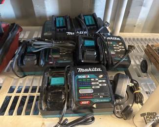 4586 Makita Battery Chargers