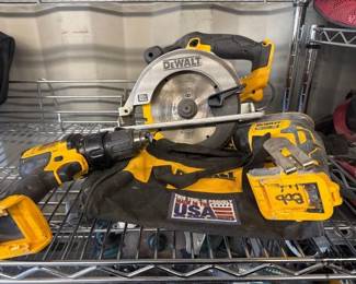 4034 Dewalt Battery Power Tools With Dewalt Bag