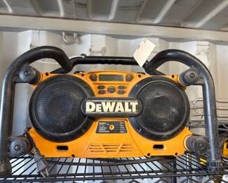 4018 Dewalt DC011 Wired Speaker