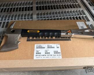 2610 2 NEW ParaTech Pry Axe With Metal Cutting Claw