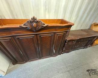 5006 Two Piece China cabinet